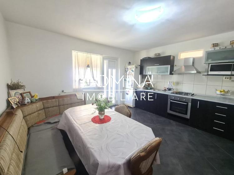 Vânzare vilă, situată în Târgu Jiu, Aleea Sf. Dumitru - cartier Drăgoieni - 7