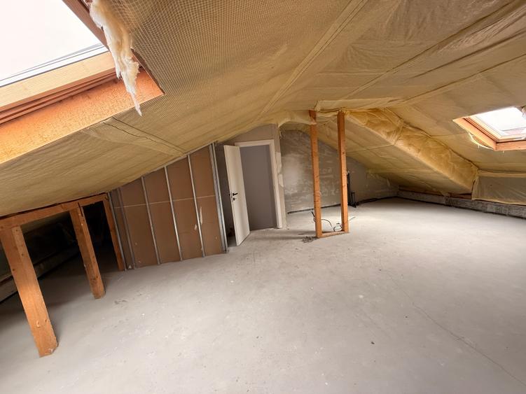 Casa 4 camere / 3 bai / FINALIZATA / 400 mp teren Complex Crown Village - 18