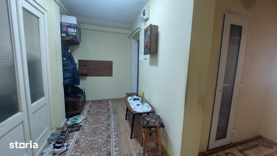 Apartament cu 3 camere în Funcționarilor