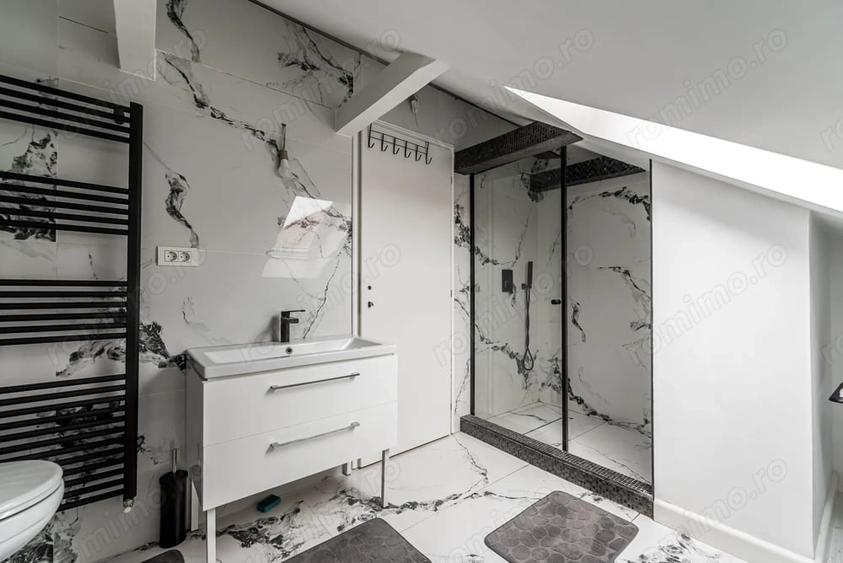 Casă cu 6 camere cu Teren 558 Mp în Central