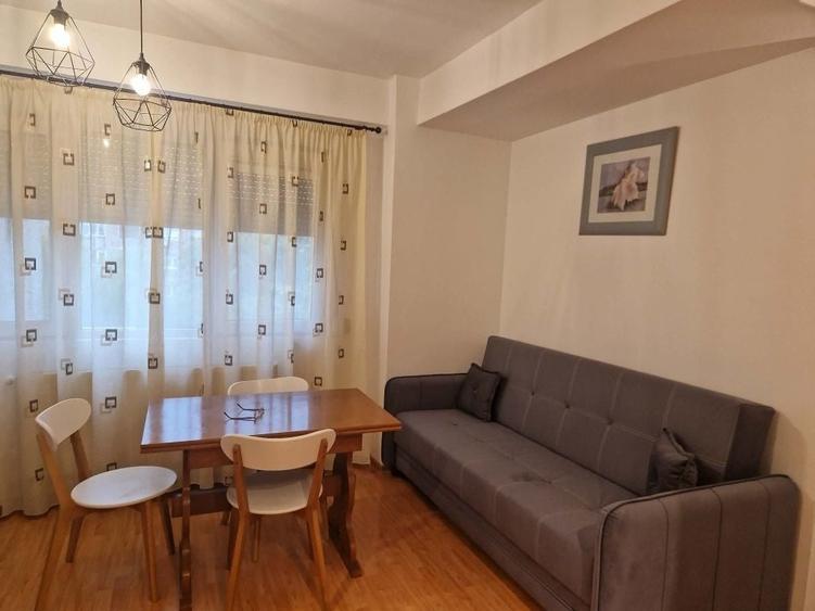 Apartament cu 3 camere în Torontalului