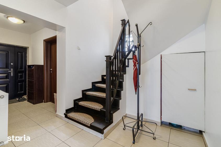 Casă cu 5 camere cu Teren 2253 Mp în Snagov
