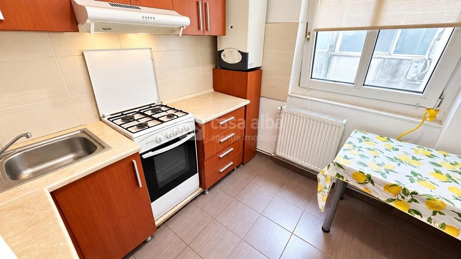 Apartament cu 2 camere decomandat, mobilat în Central