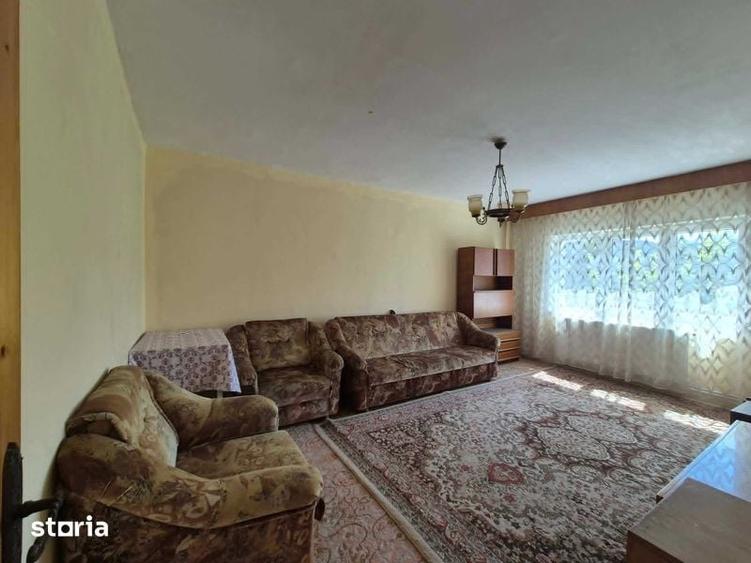Apartament cu 3 camere decomandat în Sud