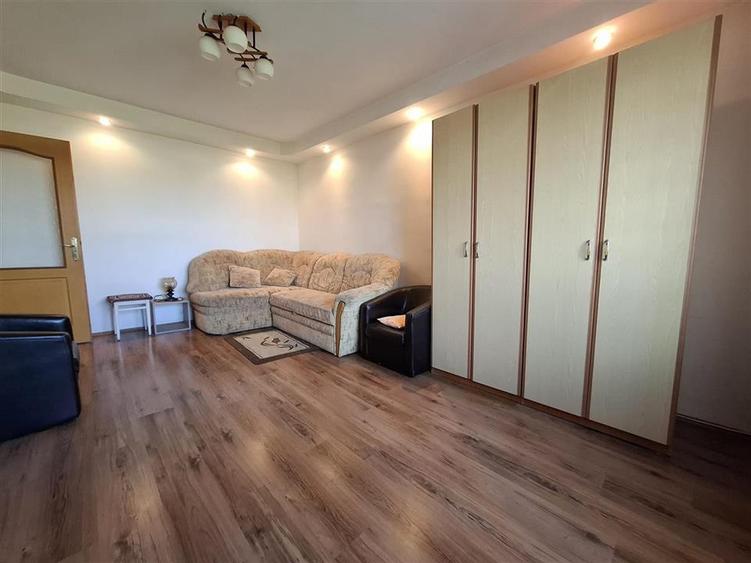 Apartament cu 2 camere decomandat, mobilat în Vasile Aaron
