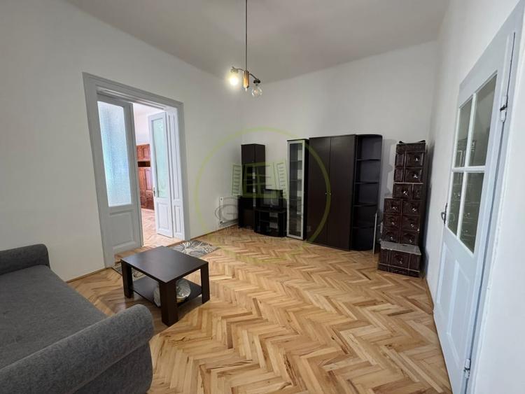 Casă individuală cu 4 camere cu Canalizare în Semicentral