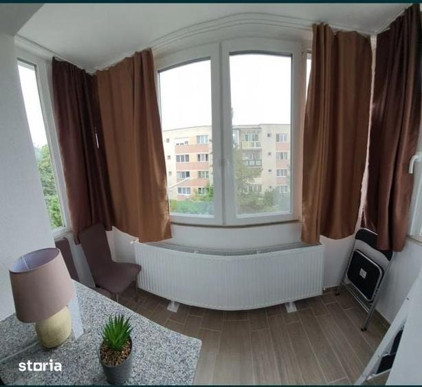 Garsonieră decomandată în Central