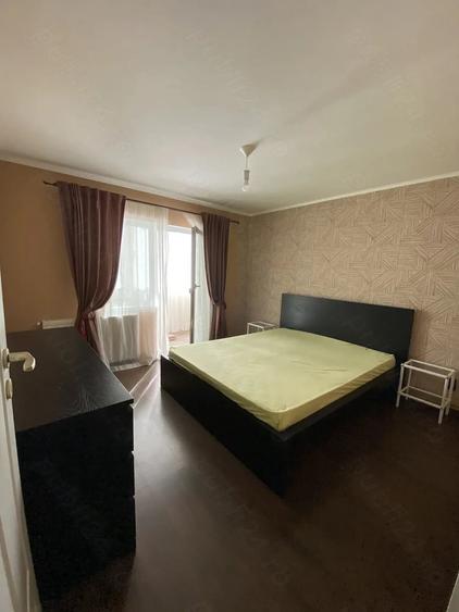 Apartament cu 3 camere decomandat în Lipovei