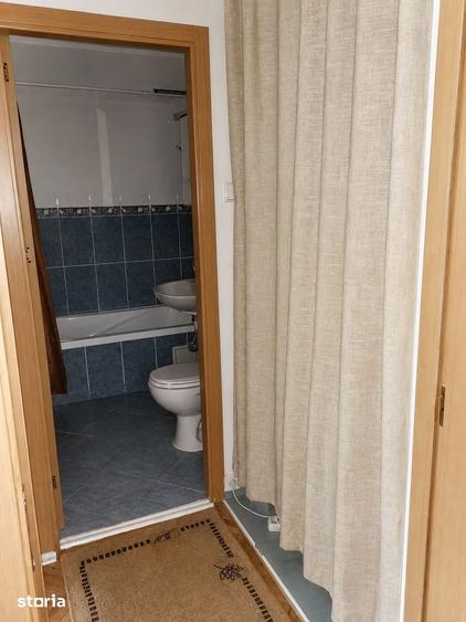 Apartament cu 2 camere semidecomandat în Pajura