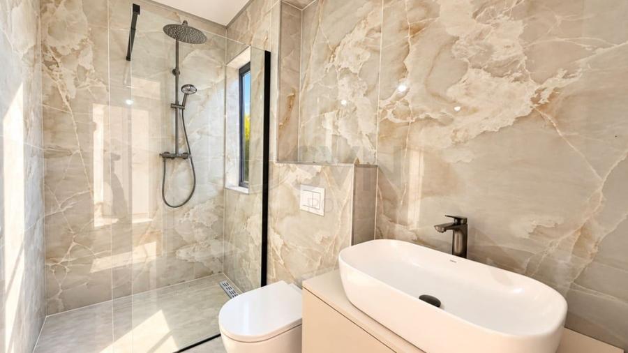 Casă individuală cu 4 camere cu Piscina în Snagov