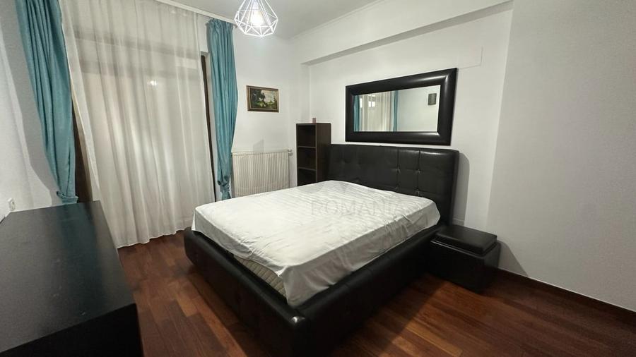Apartament cu 3 camere semidecomandat, mobilat în Bucureștii Noi