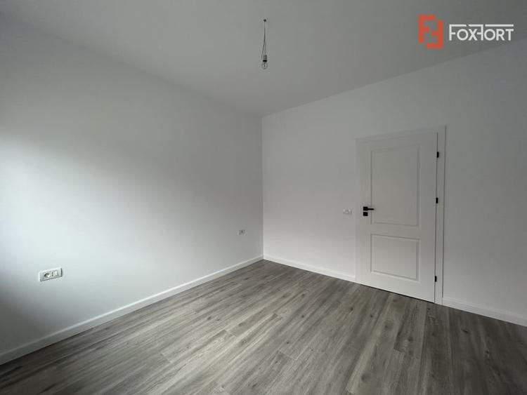 Duplex cu 5 camere cu Canalizare în Ghiroda