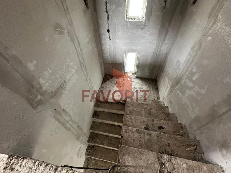 Casă individuală cu 5 camere cu Canalizare în Săcălaz
