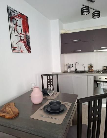 Apartament cu 2 camere decomandat, mobilat în Primo