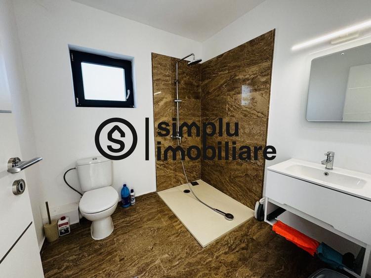 Casă individuală cu 3 camere cu Canalizare în Preajba