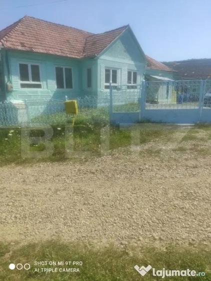 Casa 2 camere, 124mp utili, teren imprejmuit 3500mp, comuna - 4