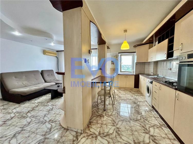 Apartament cu 3 camere decomandat în Nicolina