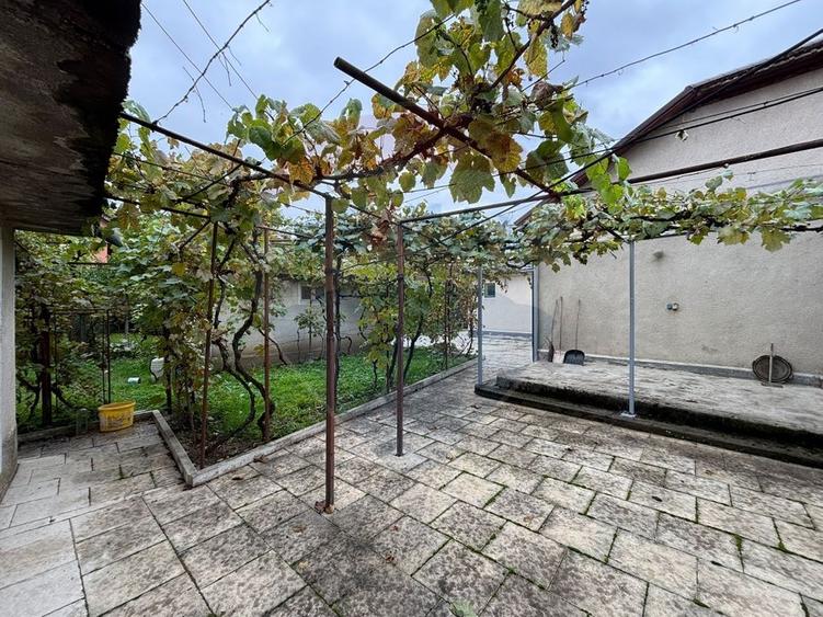 Casă individuală cu 5 camere cu Teren 446 Mp în Ultracentral