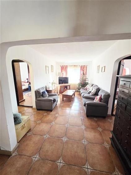 Apartament 4 camere, zona Racadau - 1