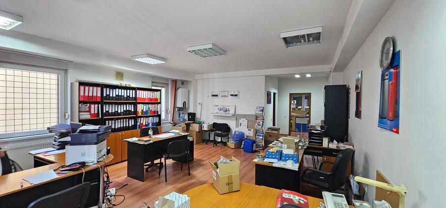 Vand apartament de 3 camere situat pe strada Luptei,intr-un bloc din 2006,parter - 5