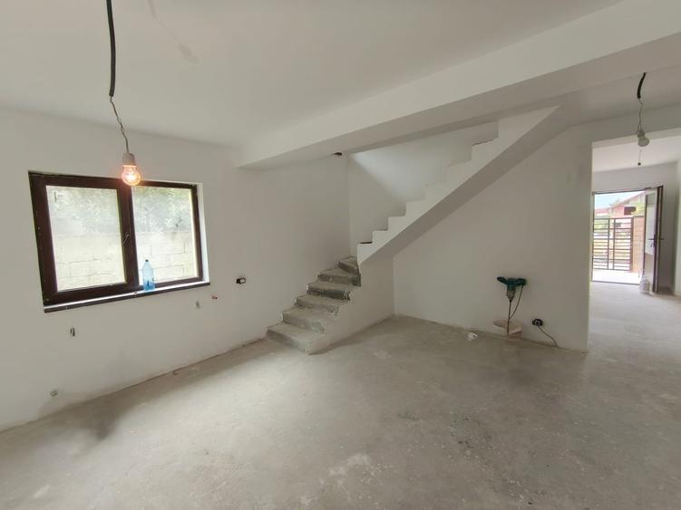 Casa 5 Camere, 385 mp Teren, 10 Min Blv 1 Mai - 2