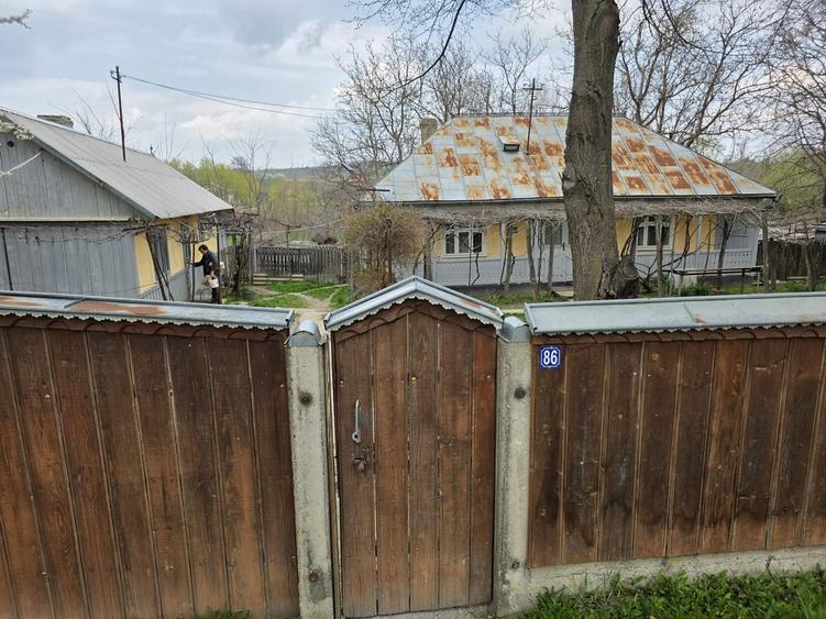 Casa Botosani Dorohoi Padureni teren 1550 mp - 1