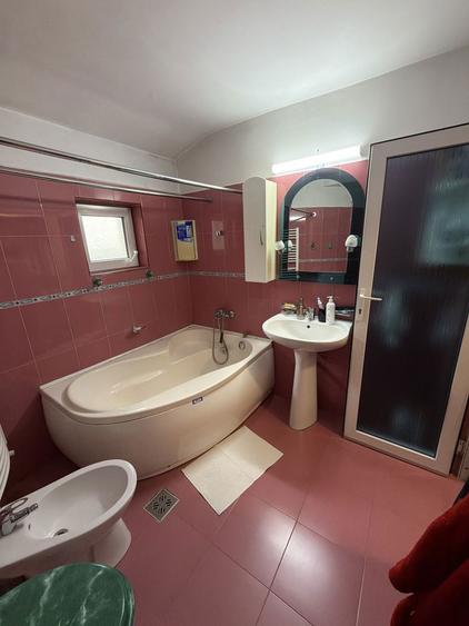 Inchiriez apartament 3 camere - 2