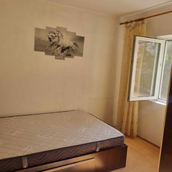 Inchriez apartament 3 camere - 3