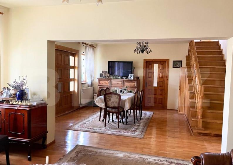 Vila cu Teren Generos si Livada La Sos. Principala Targovi? - 15