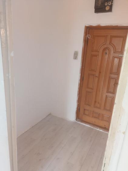 Garsoniera cu balcon, bloc turn, cu priveliste spre munti - 5