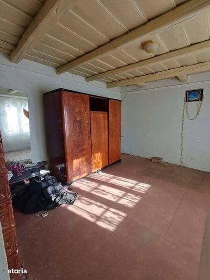 Casa de vanzare la 10 minute de Roman, teren de 1.225mp 33.800euro - 9