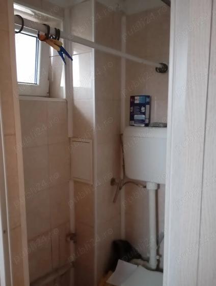 Titan, Piata 1 Decembrie 1918, str. Postavarul - 1