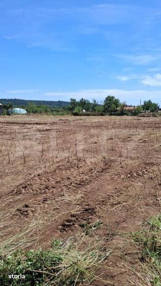 Teren intravilan 2.531 mp | Dubla deschidere la 2 strazi | Utilitati l - 2
