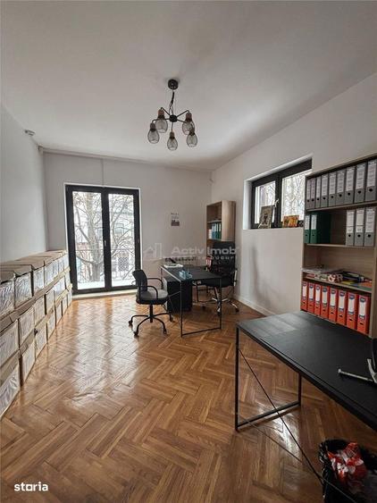 Apartament cu 3 camere, mobilat în Pieptănari