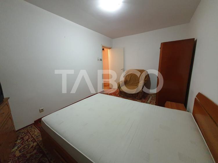 Apartament 2 camere de vanzare decomandat etaj 2 zona 1 Decembrie - 2