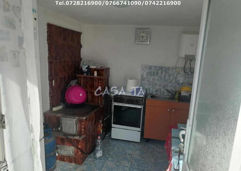 Casa situata in Bumbesti Pitic - Carligei - 11