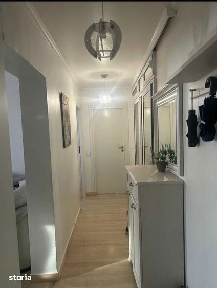 Apartament cu 4 camere decomandat, mobilat în Floreasca
