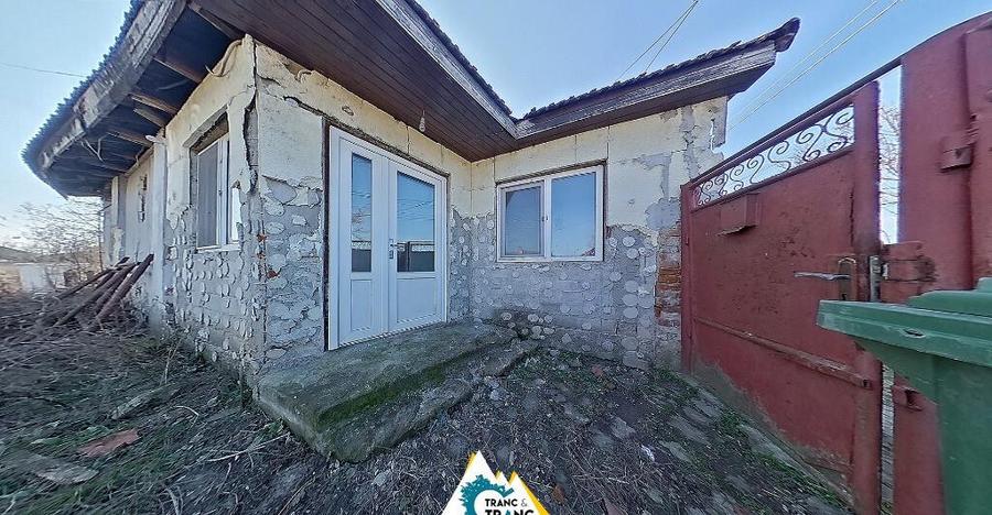 Casa de renovat cu 3 camere cu teren generos in Zadareni - 1