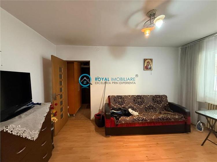 Royal Imobiliare - Vanzare Apartament zona Malu Rosu - 2