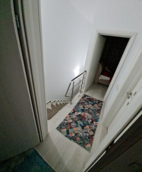 Casa de vanzare - 3 camere  - 9