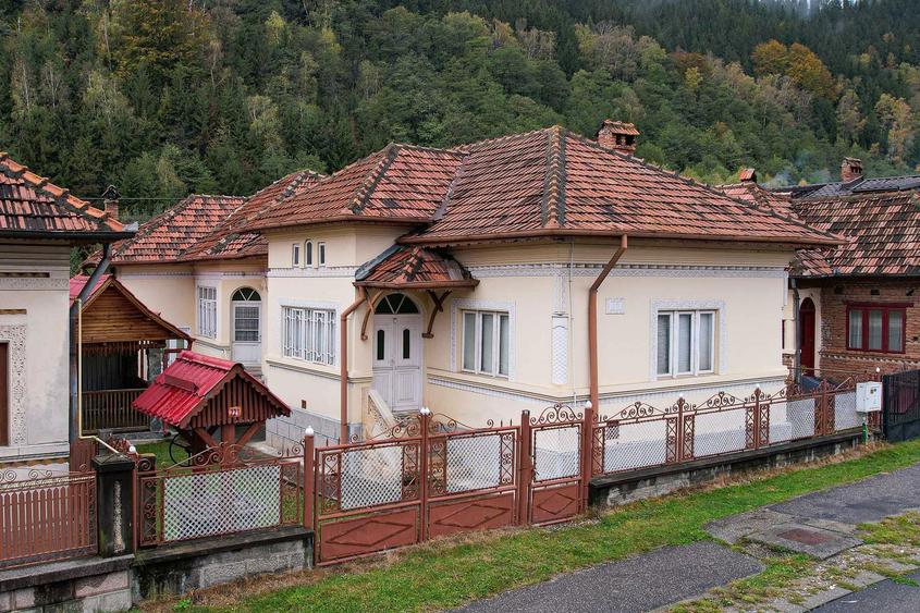 Casa 5 camere de vanzare in Leresti, Arges | 132 mp utili | teren 800 mp | aproape Campulung - 1