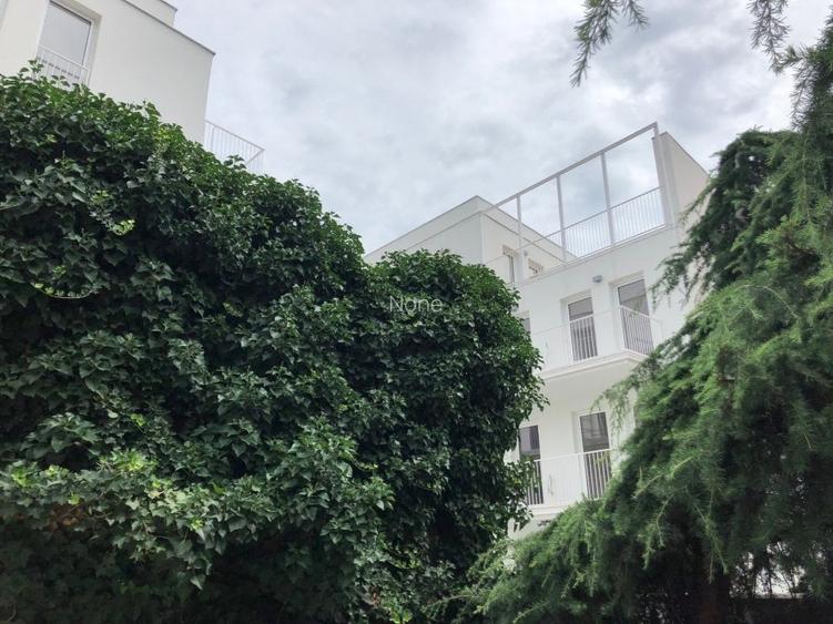 Apartament cu 3 camere decomandat în Ștefan cel Mare Apartament cu 3 camere decomandat în Ștefan cel Mare