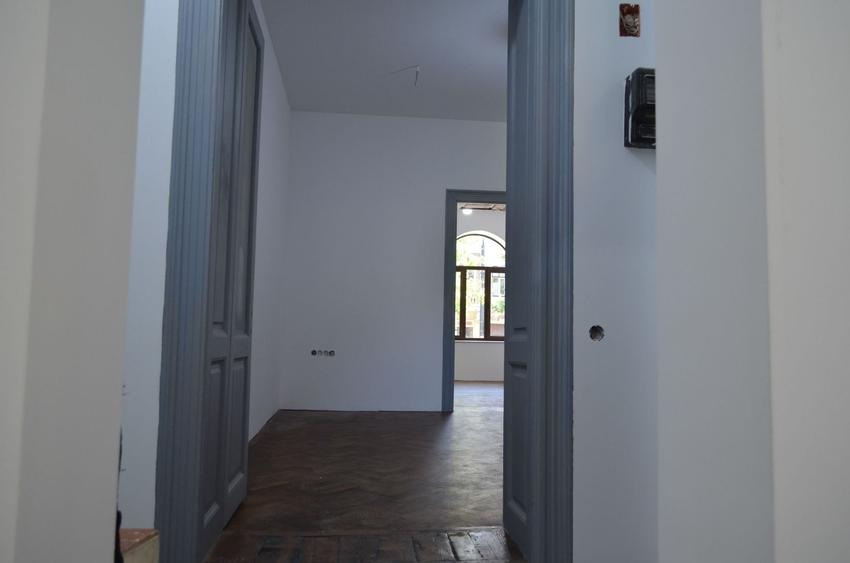 Apartament renovat in zona centrala - 12