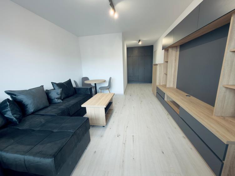 Apartament cu 2 camere de inchiriat in zona Tractorul la et 8/10,loc de parcare - 1