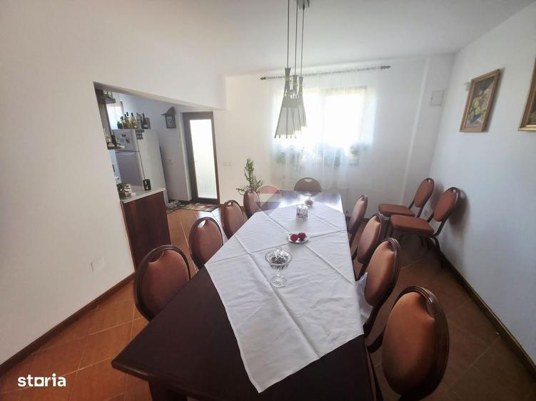 Casă cu 4 camere în Izvoare