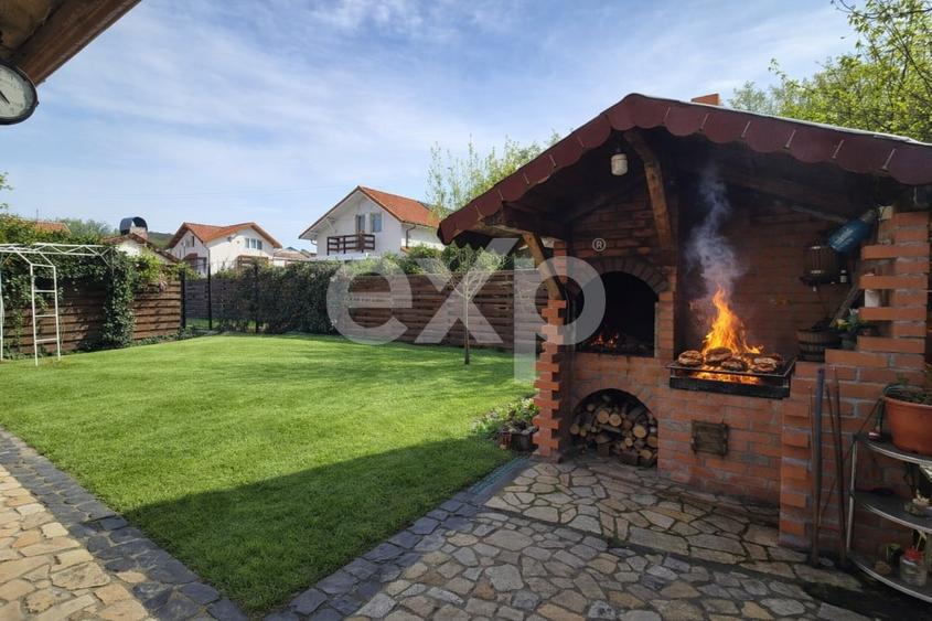 Casa mobilata, cu garaj si foisor – Zona linistita in Nordul Pitestiului - 2