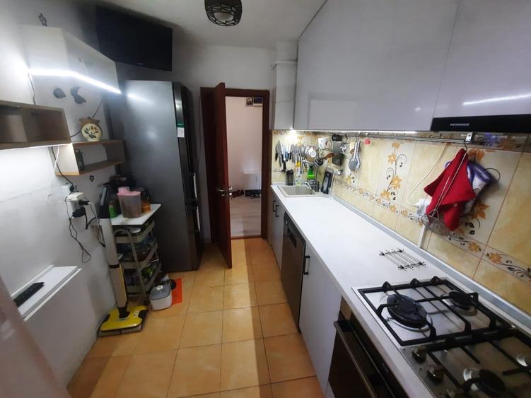 Apartament cu 2 camere decomandat, mobilat în Galata