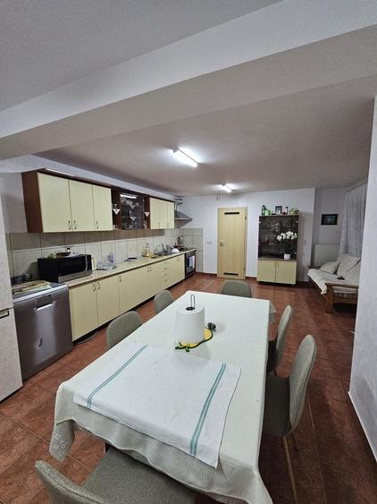 Vila  Oradea zona Iorga 420 mp ,teren 2000 ml - 16