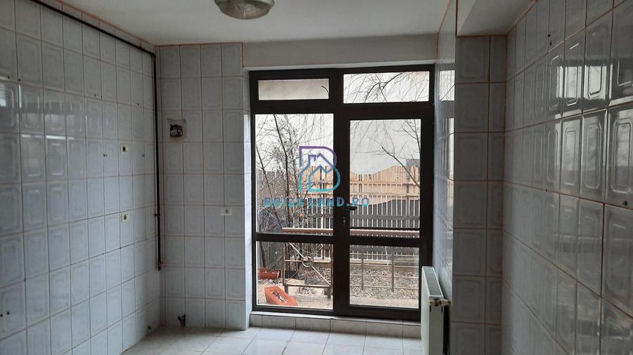 Vatra Noua, Sisesti, casa P+E+M, sup. 274mp 6 camere 4 bai teren 172mp - 2