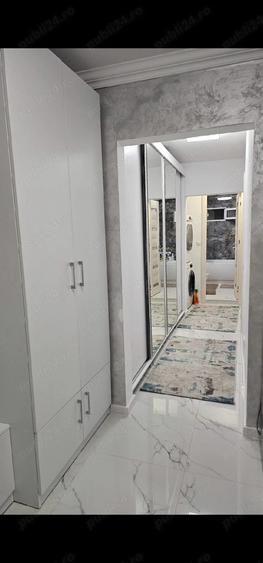 Vand apartament cu 3 camere - 1